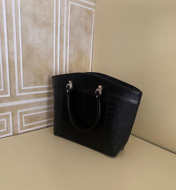 کیف زنانه مهتاب چرم طبیعی گاوی دست دوز