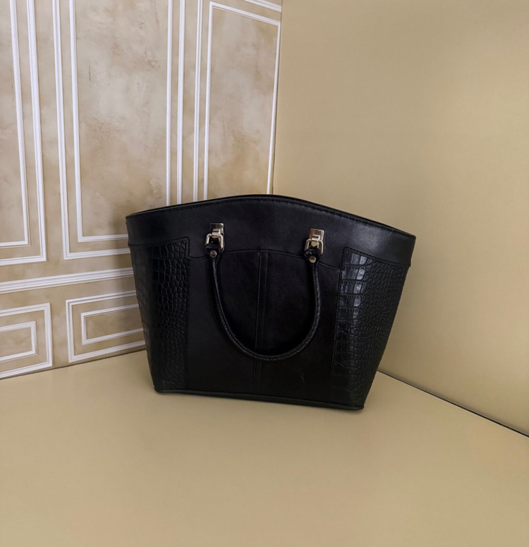 کیف زنانه مهتاب چرم طبیعی گاوی دست دوز