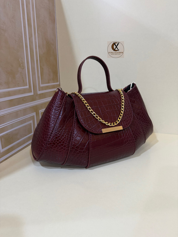 کیف زنانه صدف چرم طبیعی گاوی دست دوز